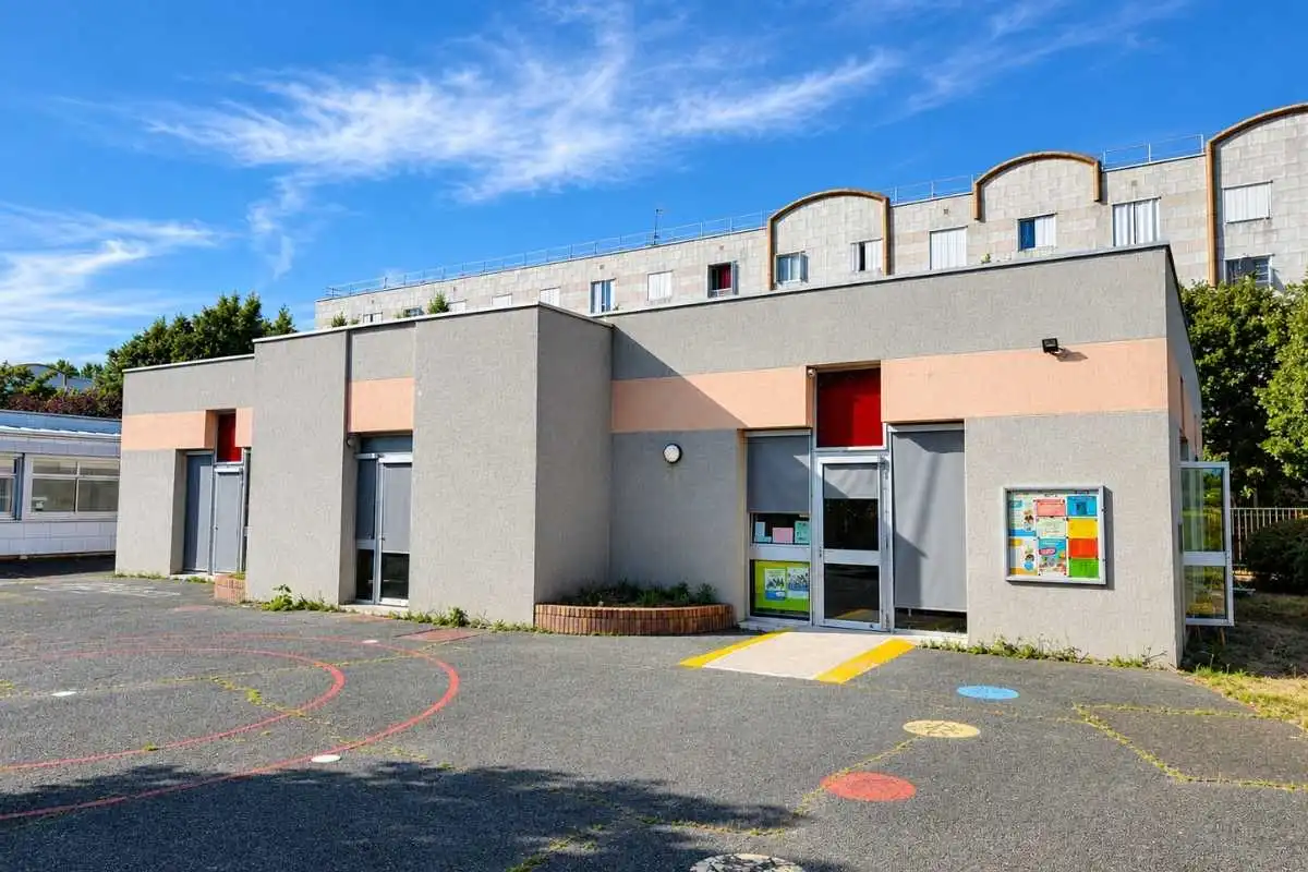 Centre de loisirs Pascal illustrant une collectivité concernée par la surchauffe thermique.